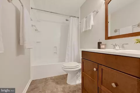 Bath - 45 Hyacinth Rd, Parkville, MD 21234 photo 1 of 1