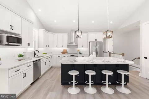 Kitchen - 2434 Lodge Farm Rd, Sparrows Point, MD 21219 photo 2 of 3