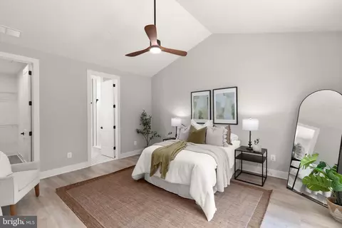 Bedroom - 2434 Lodge Farm Rd, Sparrows Point, MD 21219 photo 2 of 7
