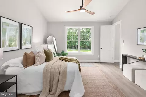 Bedroom - 2434 Lodge Farm Rd, Sparrows Point, MD 21219 photo 4 of 7