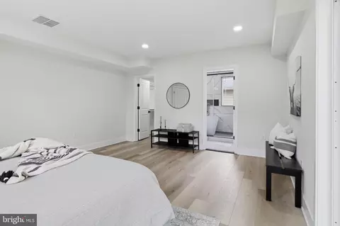 Bedroom - 3423 Sollers Point Rd, Dundalk, MD 21222 photo 2 of 6