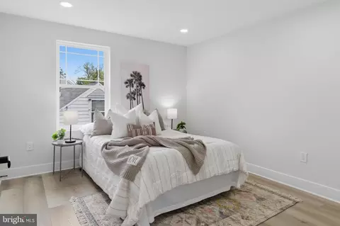 Bedroom - 3423 Sollers Point Rd, Dundalk, MD 21222 photo 3 of 6