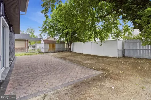 Exterior - 3423 Sollers Point Rd, Dundalk, MD 21222 photo 3 of 3