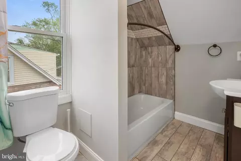 Bath - 4413 Glenmore Ave, Baltimore, MD 21206 photo 1 of 1