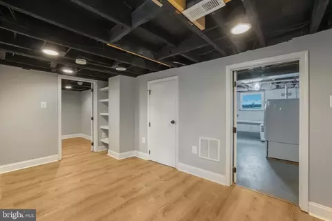 Entry Way - 4413 Glenmore Ave, Baltimore, MD 21206 photo 2 of 3