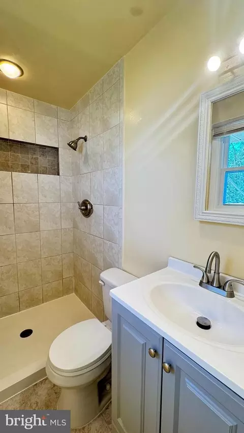 Bath - 7835 Perry, Nottingham, MD 21236 photo 1 of 2