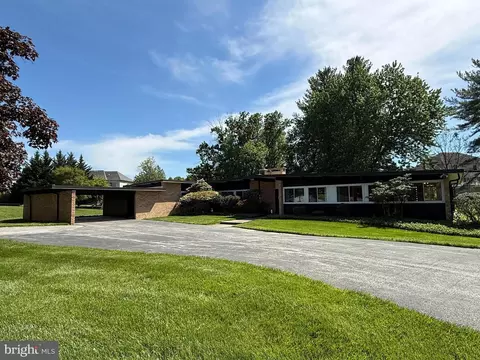 5 Stone Hollow Ct, Pikesville, MD 21208