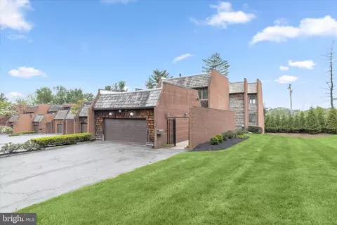 110 Old Crossing Dr, Pikesville, MD 21208