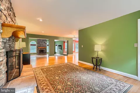Living - 13908 Foxland Rd, Phoenix, MD 21131 photo 11 of 14