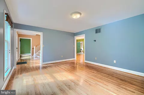 Living - 13908 Foxland Rd, Phoenix, MD 21131 photo 2 of 14