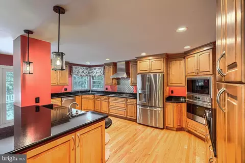 Kitchen - 13908 Foxland Rd, Phoenix, MD 21131 photo 4 of 7
