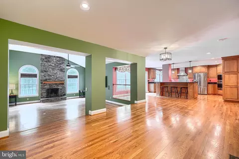 Living - 13908 Foxland Rd, Phoenix, MD 21131 photo 5 of 14