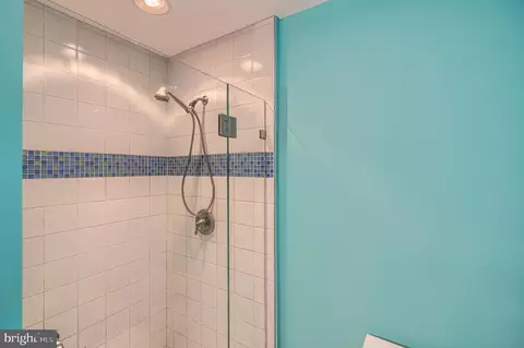 Bath - 13908 Foxland Rd, Phoenix, MD 21131 photo 6 of 8
