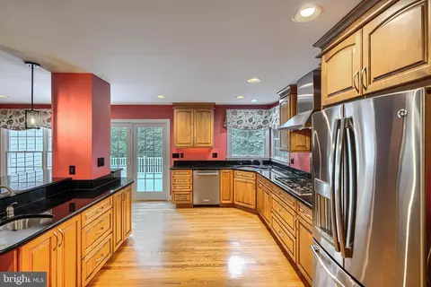 Kitchen - 13908 Foxland Rd, Phoenix, MD 21131 photo 6 of 7