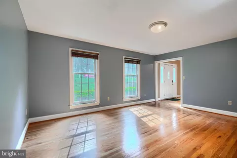 Living - 13908 Foxland Rd, Phoenix, MD 21131 photo 1 of 14
