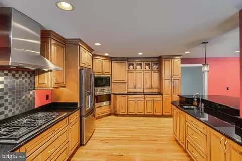 Kitchen - 13908 Foxland Rd, Phoenix, MD 21131 photo 5 of 7