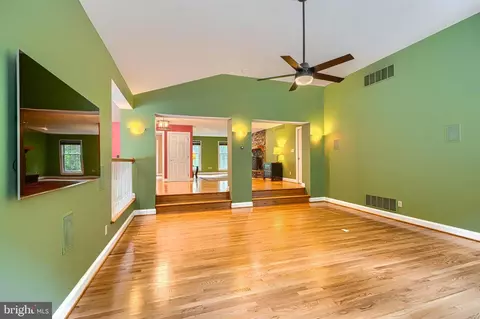 Living - 13908 Foxland Rd, Phoenix, MD 21131 photo 6 of 14