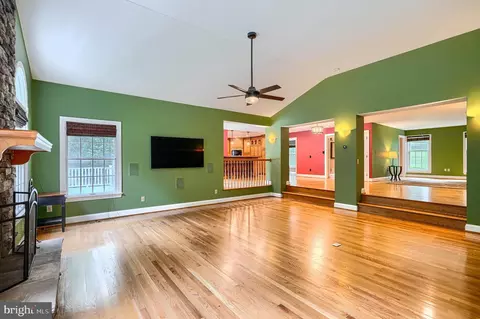 Living - 13908 Foxland Rd, Phoenix, MD 21131 photo 7 of 14