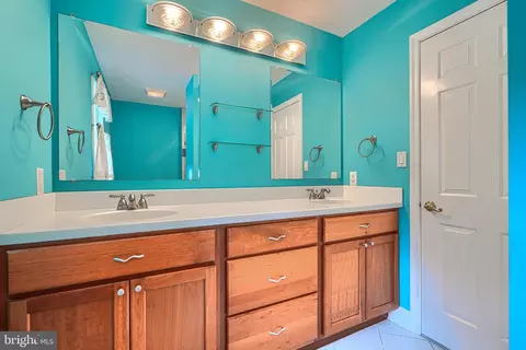 Bath - 13908 Foxland Rd, Phoenix, MD 21131 photo 7 of 8