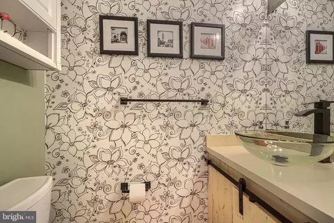 Bath - 13908 Foxland Rd, Phoenix, MD 21131 photo 1 of 8