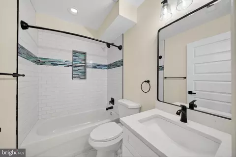Bath - 3129 Sollers Point Rd, Dundalk, MD 21222 photo 1 of 2