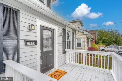 Exterior - 1919 Maxwell Ave, Dundalk, MD 21222 photo 2 of 9