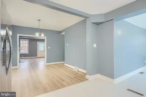 Entry Way - 1919 Maxwell Ave, Dundalk, MD 21222 photo 3 of 10