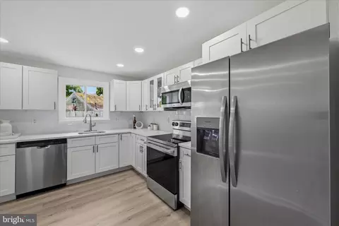 945 Renfrew, Essex, MD 21221