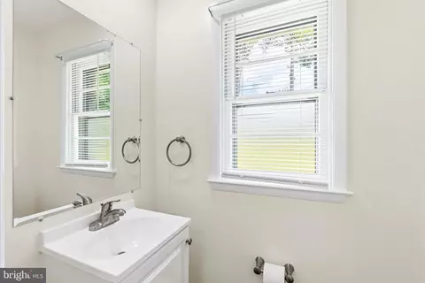 1146 Gypsy Ln E, Towson, MD 21286 photo 11
