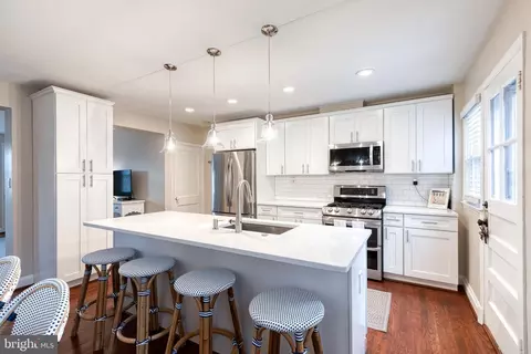 Kitchen - 192 Dumbarton Rd, Baltimore, MD 21212 photo 7 of 9