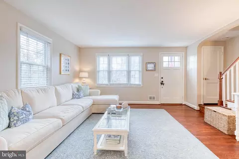 Living - 192 Dumbarton Rd, Baltimore, MD 21212 photo 2 of 2