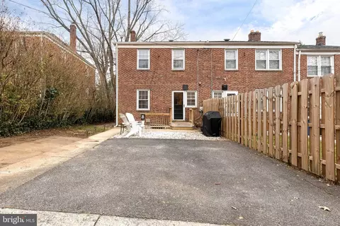 Exterior - 192 Dumbarton Rd, Baltimore, MD 21212 photo 2 of 3