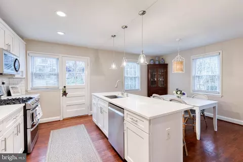 Kitchen - 192 Dumbarton Rd, Baltimore, MD 21212 photo 5 of 9