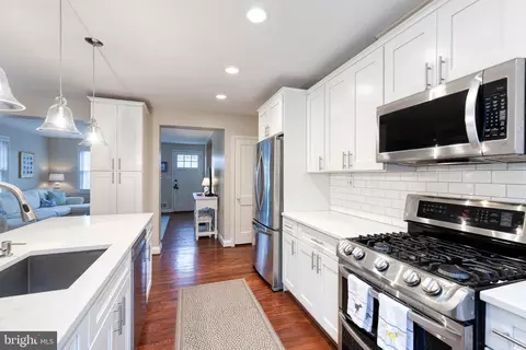 Kitchen - 192 Dumbarton Rd, Baltimore, MD 21212 photo 2 of 9