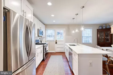 Kitchen - 192 Dumbarton Rd, Baltimore, MD 21212 photo 4 of 9
