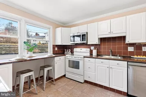 Kitchen - 910 Crestwick Rd, Towson, MD 21286 photo 1 of 3