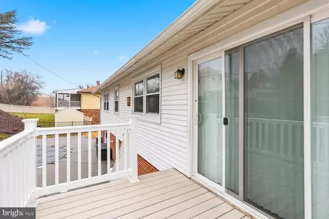 Exterior - 910 Crestwick Rd, Towson, MD 21286 photo 2 of 5