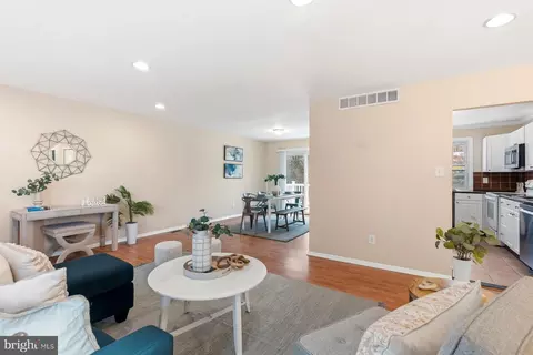 Living - 910 Crestwick Rd, Towson, MD 21286 photo 1 of 6