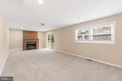 Living - 910 Crestwick Rd, Towson, MD 21286 photo 4 of 6