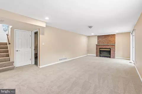 Living - 910 Crestwick Rd, Towson, MD 21286 photo 5 of 6