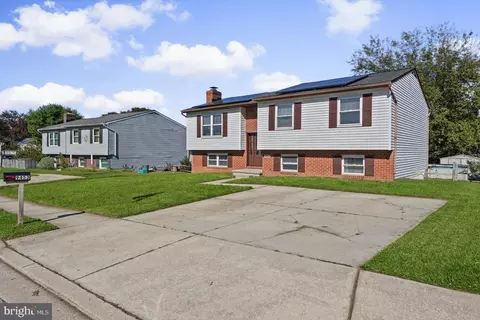 9453 Seven Courts Dr, Nottingham, MD 21236