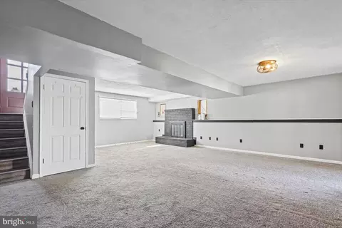Living - 9453 Seven Courts Dr, Nottingham, MD 21236 photo 2 of 4