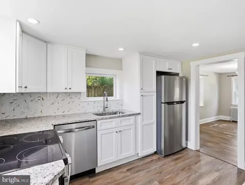 Kitchen - 14207 Manor Rd, Phoenix, MD 21131 photo 1 of 2