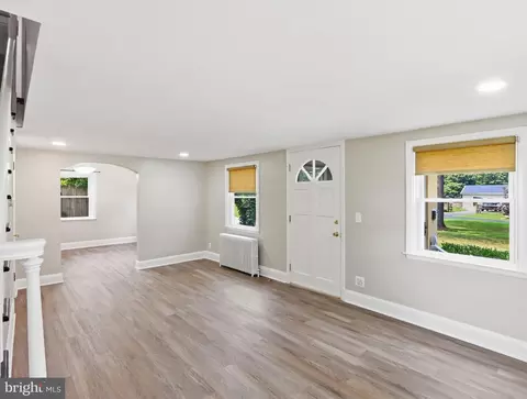 Living - 14207 Manor Rd, Phoenix, MD 21131 photo 3 of 4