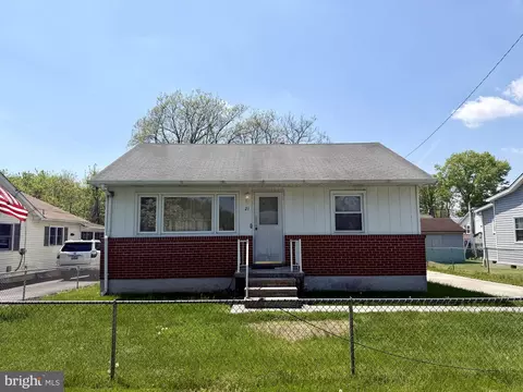 21 Honeycomb Rd, Middle River, MD 21220