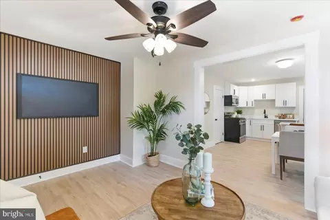 1 Glenwood Ave, Catonsville, MD 21228