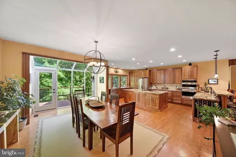 Dining - 6715 Newstead Ln, Baltimore, MD 21209 photo 2 of 2