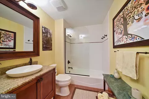Bath - 6715 Newstead Ln, Baltimore, MD 21209 photo 7 of 7