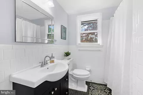 Bath - 14620 Manor Rd, Phoenix, MD 21131 photo 1 of 3