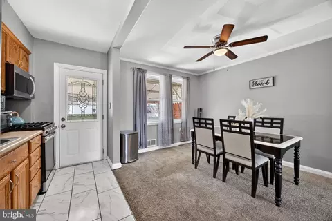 Entry Way - 7017 Conley St, Baltimore, MD 21224 photo 4 of 6